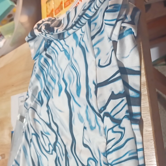 SHEIN SIZE 4 Tie Summer Crop top - Picture 6 of 7